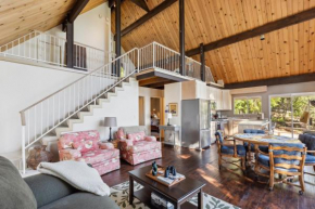 Warm and Cozy Mountain and Lake View Haven cottage
